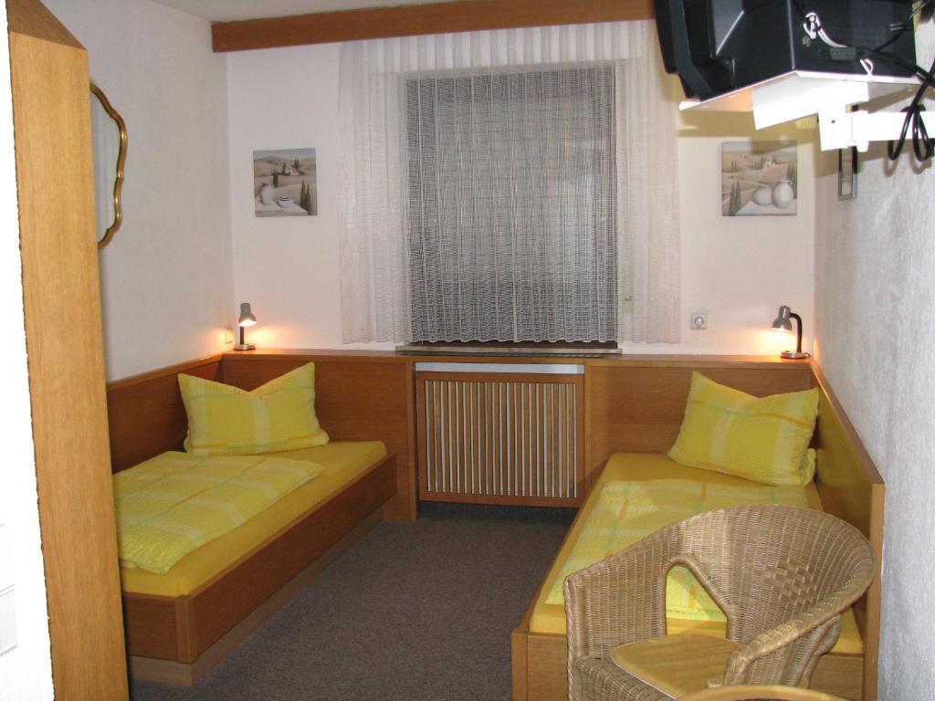 Hotel Erzhausener Hof Bagian luar foto